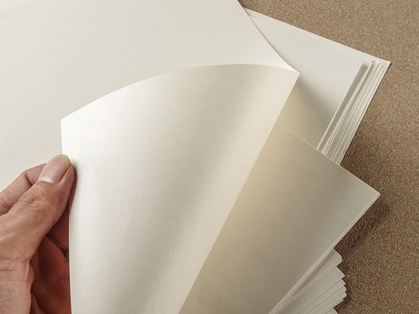 道林纸的原材料与道林纸的性能指标。